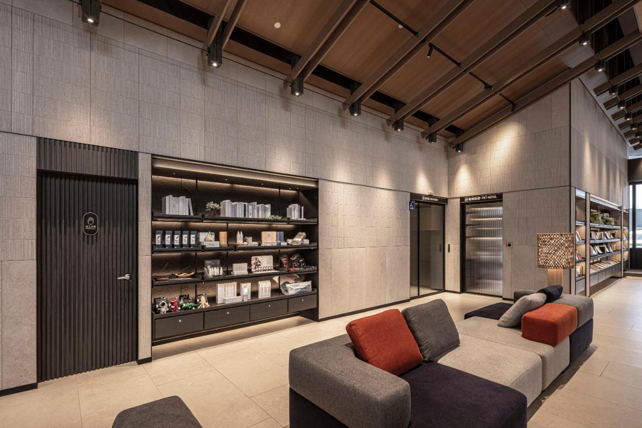 Lakeshore Hotel Hualien Taroko Shunan Exterior photo The interior of the new library