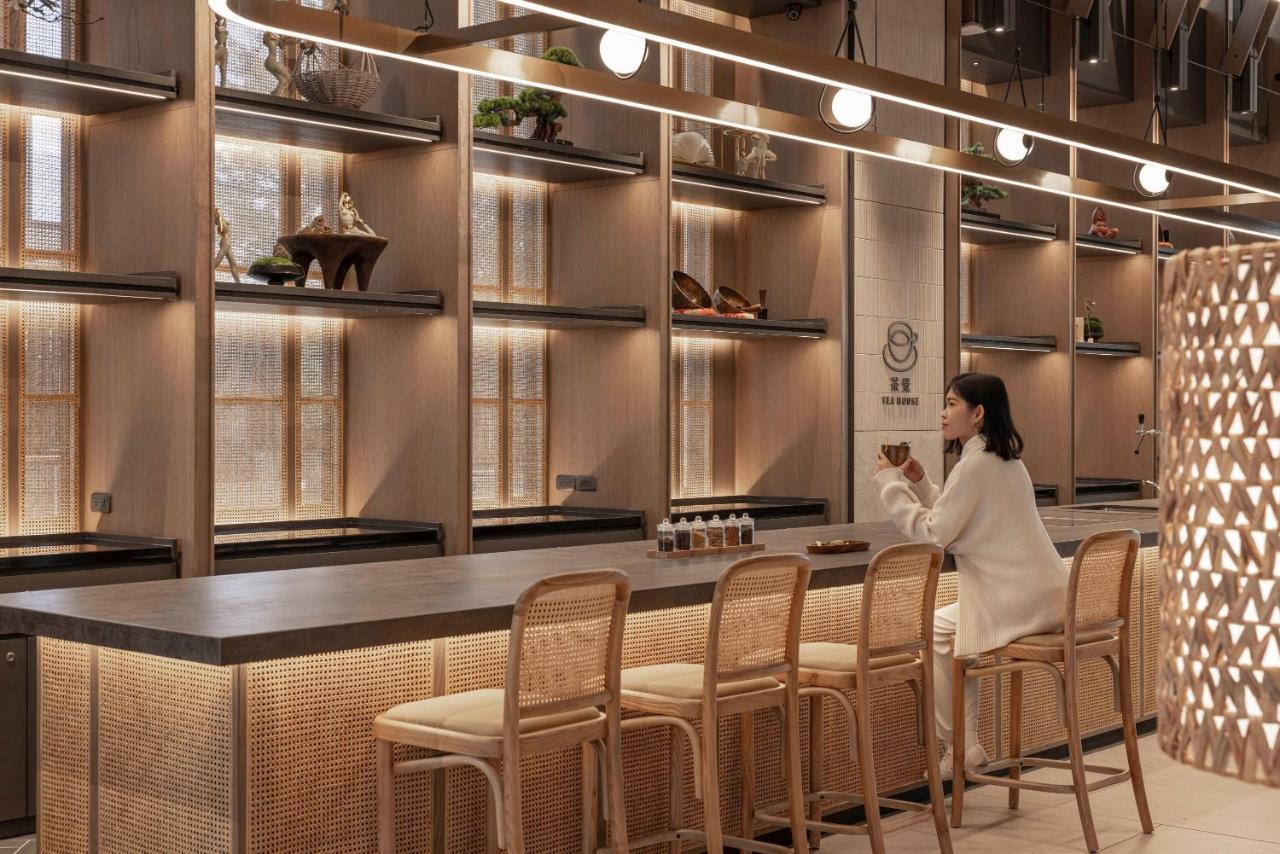 Lakeshore Hotel Hualien Taroko Shunan Exterior photo The interior of a Starbucks Reserve store in Shanghai, China